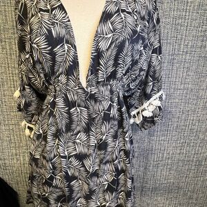 Elegant Black and White Leaf Pattern Swim Cover-Up